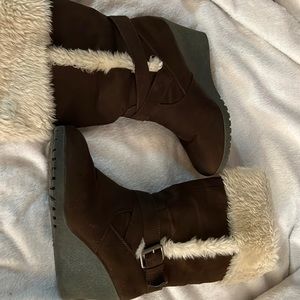 American Eagle boots